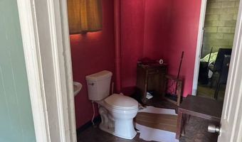 728 Greenwood St E, Abbeville, SC 29620