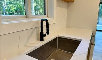 280 W Reach Dr, Jamestown, RI 02835