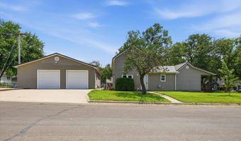 331 W 8th St, Alma, KS 66401
