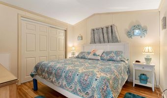 279 Hunter N Rd, Alburgh, VT 05440