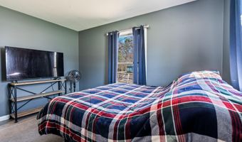 1712 Hotel Rd, Auburn, ME 04210