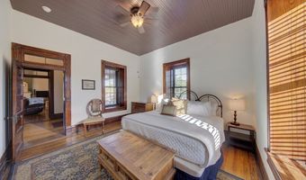 405 W Avenue E, Alpine, TX 79830