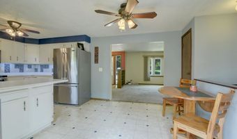 907 A Ave, Armstrong, IA 50514
