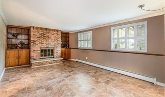 24 Glenbourne Ct, Amherst, NY 14221