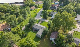 702 9th St, Barling, AR 72923