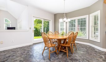176 Fox Hollow Ln, Bristol, CT 06010