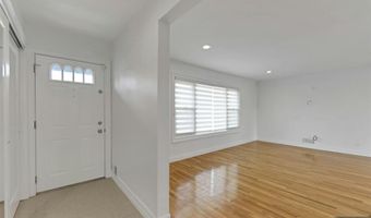 117 Brookview Ter, Bergenfield, NJ 07621