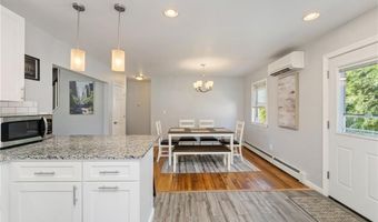 10 Philips Ave, Middletown, RI 02842