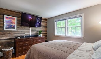 320 Spruce St, Cheshire, CT 06410