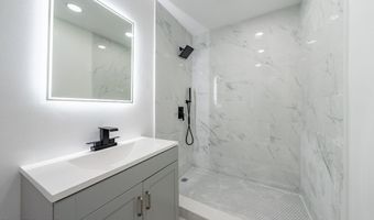 24 Slater St, Amsterdam, NY 12010