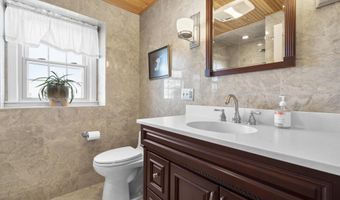58 Lantern View Dr, Branford, CT 06405