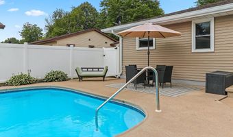1718 SCHAEFER Cir, Appleton, WI 54915