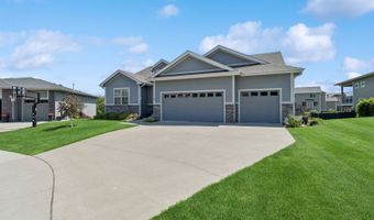 1337 S 7th St, Adel, IA 50003