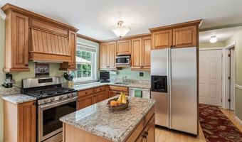 278 Oakleigh Woods Dr, Ballwin, MO 63011