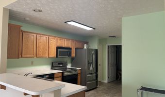 304 Lakewood Ct, Avon, IN 46123