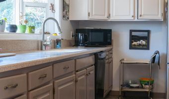 826 Holly St, Ashland, OR 97520