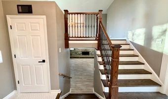 22 W070 Byron Ave, Addison, IL 60101