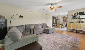 926 8th Ave NW, Altoona, IA 50009