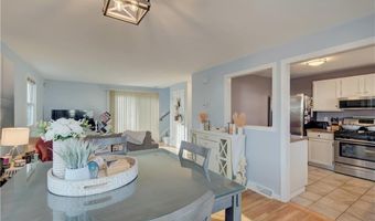 501 Woodhaven Ct 501, Cranston, RI 02920