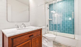 2123 N EARLEY St, Alexandria, VA 22302