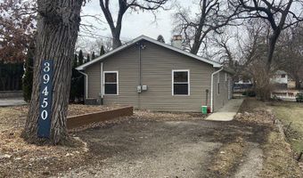 39450 N Circle Ave, Antioch, IL 60002