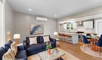 32 Richmond St 1, Bristol, RI 02809