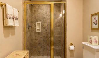 36 Overlook Dr 36, North Kingstown, RI 02852