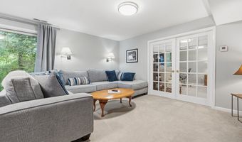 2 Brittania Dr 2, Danbury, CT 06811