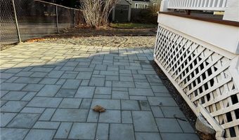 100 Maple Ave, Barrington, RI 02806