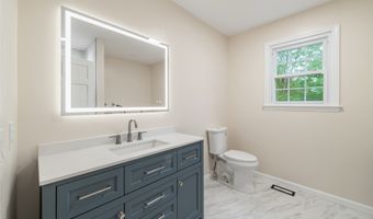 6 El Toro Dr, Bristol, CT 06010