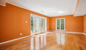 9826 INGLEMERE Dr, Bethesda, MD 20817