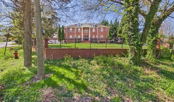 7801 RIDGEWOOD Dr, Annandale, VA 22003