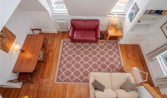 1 Oakwood Ter 7, Newport, RI 02840