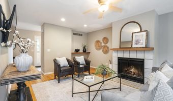 2174 Overlook Ct, Ann Arbor, MI 48103