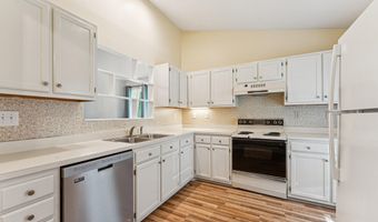 148 Sanair Ct, Apex, NC 27502