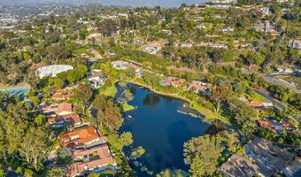 20 Lake Helix Dr, La Mesa, CA 91941