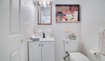 299 Scenic Dr, Blakeslee, PA 18610