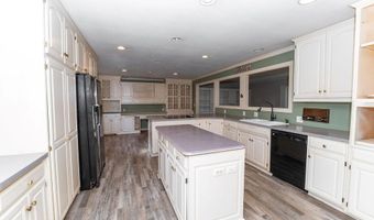 19 Skyline Dr, Adrian, MO 64720