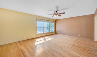 721 Brentwood Ct, Algonquin, IL 60102