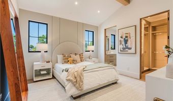 16711 Moorpark St, Encino, CA 91436