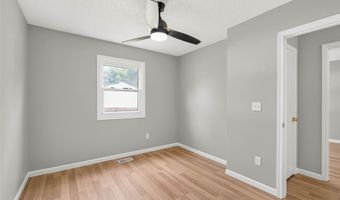 215 25th Ave SW, Altoona, IA 50009