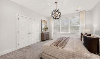 1146 E 36th St, Charlotte, NC 28205