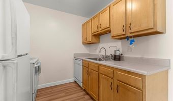 10037 Allen Pointe Dr, Allen Park, MI 48101