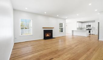5 Adrift Ave, Barnegat, NJ 08005