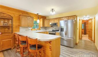 321 Grays Shadow Ln, Banner Elk, NC 28604