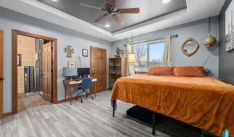 305 S Spring Pl, Brandon, SD 57005