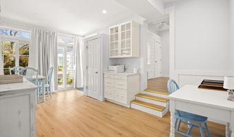 106 King Philip Ave, Bristol, RI 02809