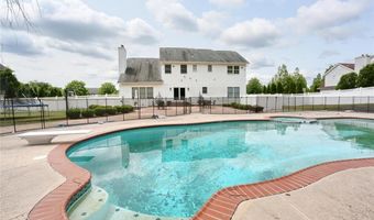 6 Margo Ct, Airmont, NY 10901