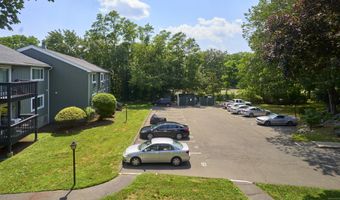 81 Ameridge Dr 81, Bridgeport, CT 06606