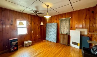 802 7th St, Britton, SD 57430